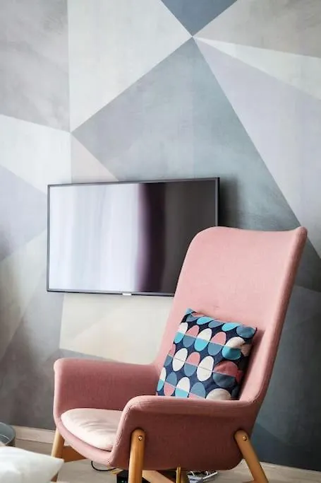 Pastel Serenity Retreat Close To Downtown - 903 Budapest Apartment