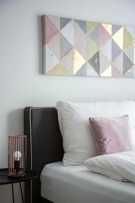 Pastel Serenity Retreat Close To Downtown - 903 Budapest