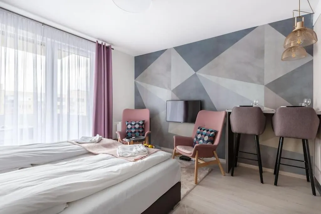 Pastel Serenity Retreat Close To Downtown - 903 Budapest Apartment